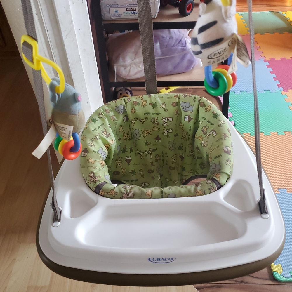 Graco Safari Adventure Baby Swing